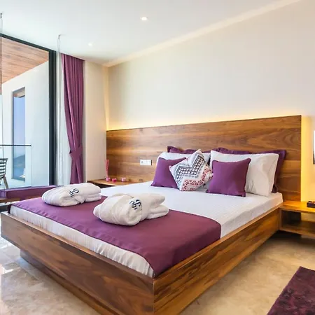 Phi With Heated Indoor Pool فيلة كاس