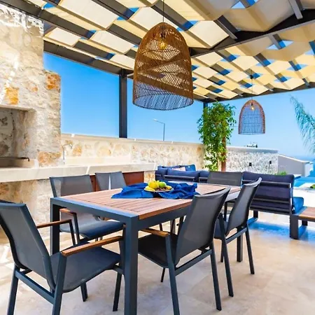 Phi With Heated Indoor Pool Vila