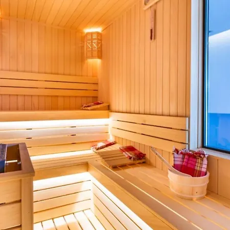 Vila Phi With Heated Indoor Pool