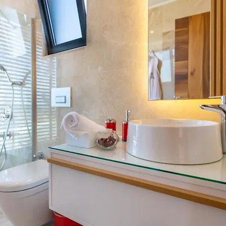 Villa Phi With Heated Indoor Pool