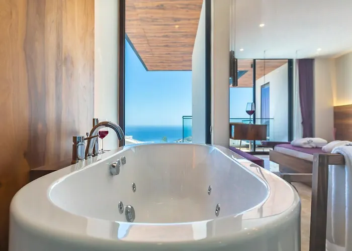 Phi With Heated Indoor Pool Villa *